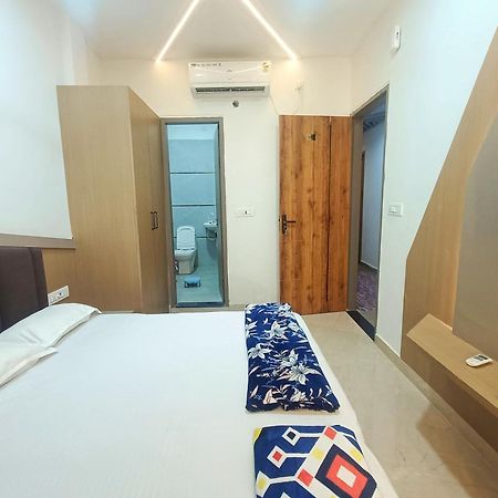 Shri Radha Rani Kripa Dham Otel Mathura Dış mekan fotoğraf