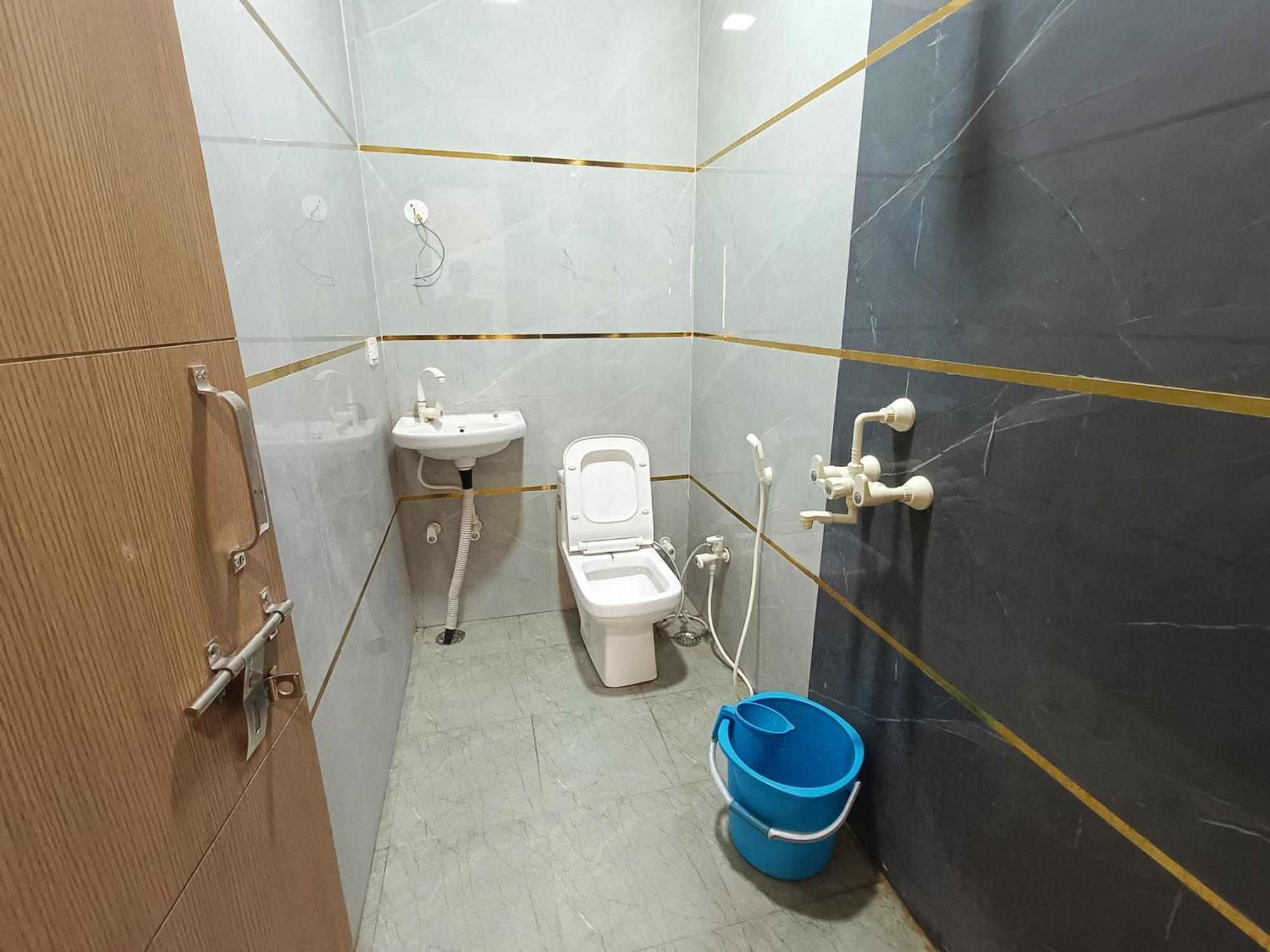Shri Radha Rani Kripa Dham Otel Mathura Dış mekan fotoğraf