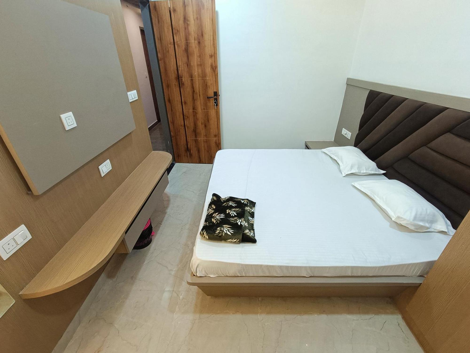 Shri Radha Rani Kripa Dham Otel Mathura Dış mekan fotoğraf