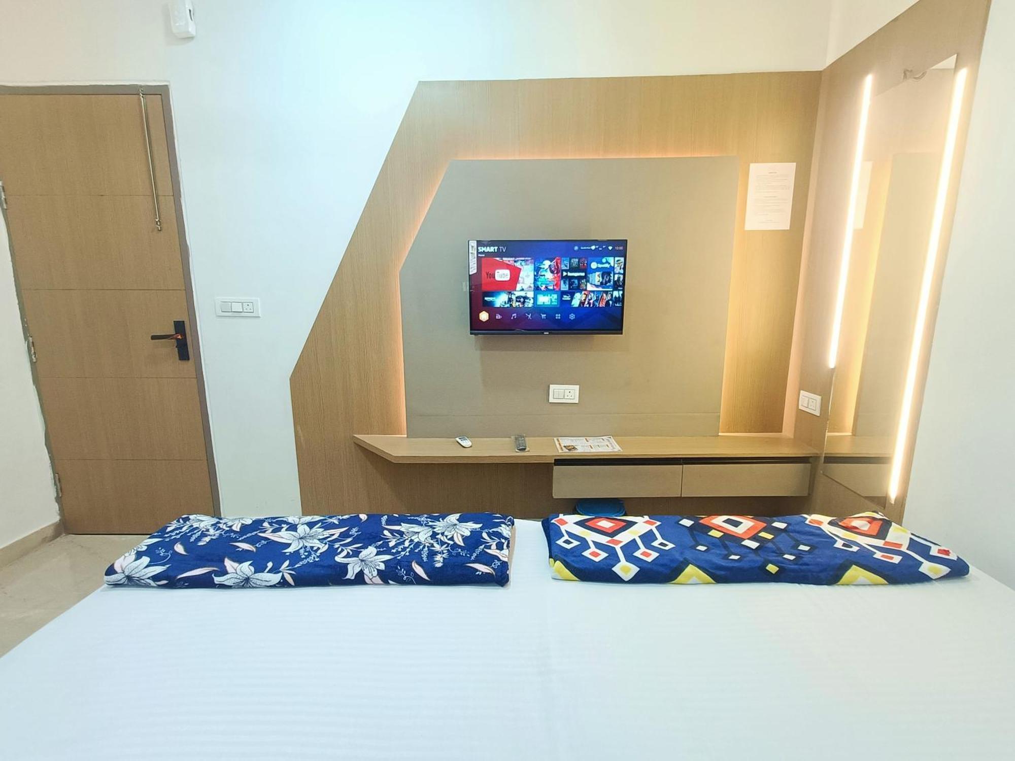 Shri Radha Rani Kripa Dham Otel Mathura Dış mekan fotoğraf